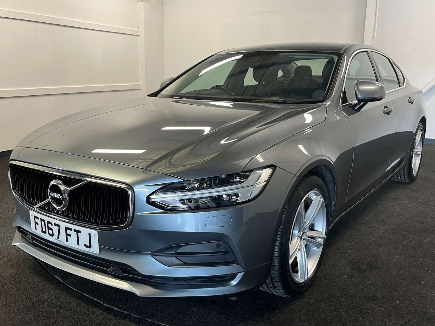Used Volvo S90 2017 for sale - 76007439: Photo 1