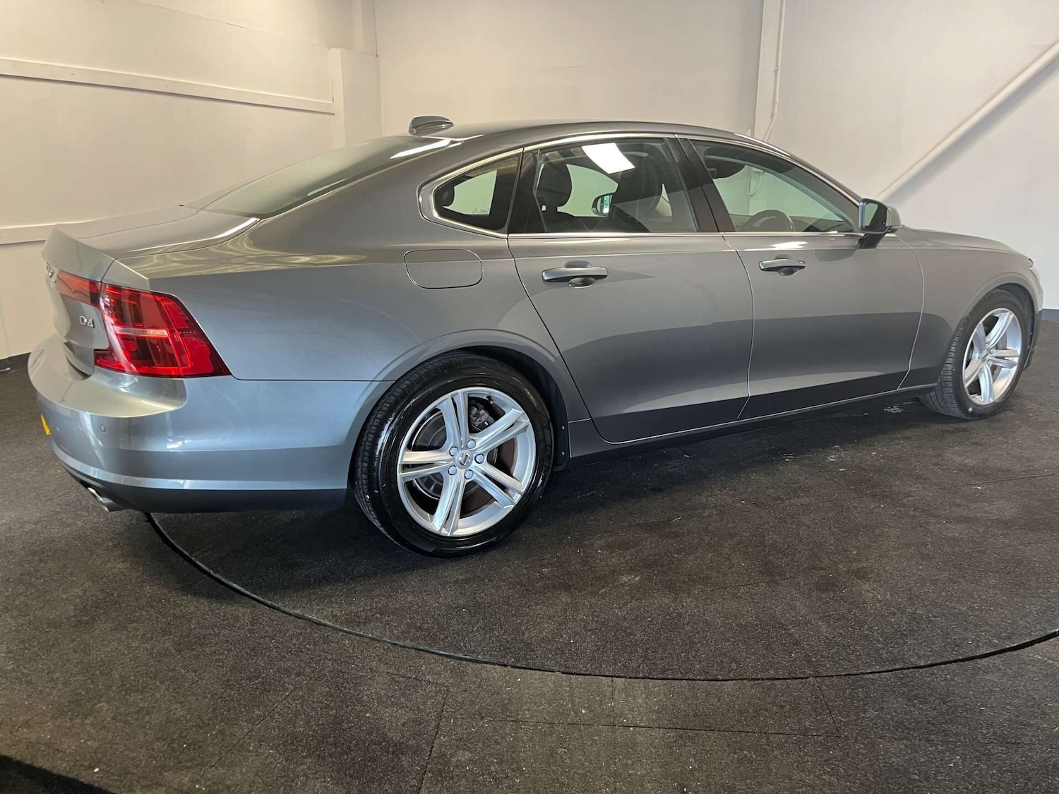 Used Volvo S90 2017 for sale - 76007439: Photo 5