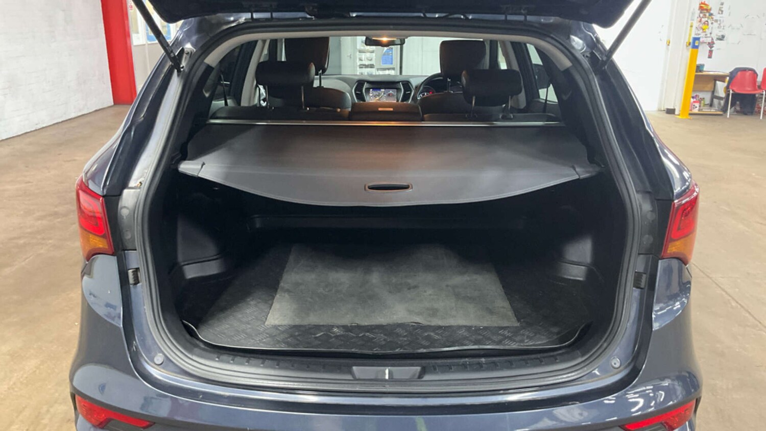 Used Hyundai Santa Fe 2018 for sale - 77820391: Photo 11