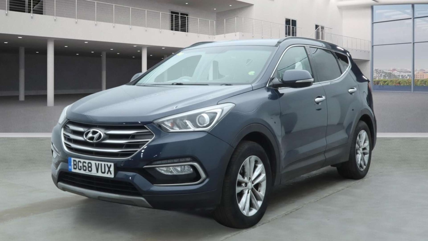 Used Hyundai Santa Fe 2018 for sale - 77820391: Photo 2