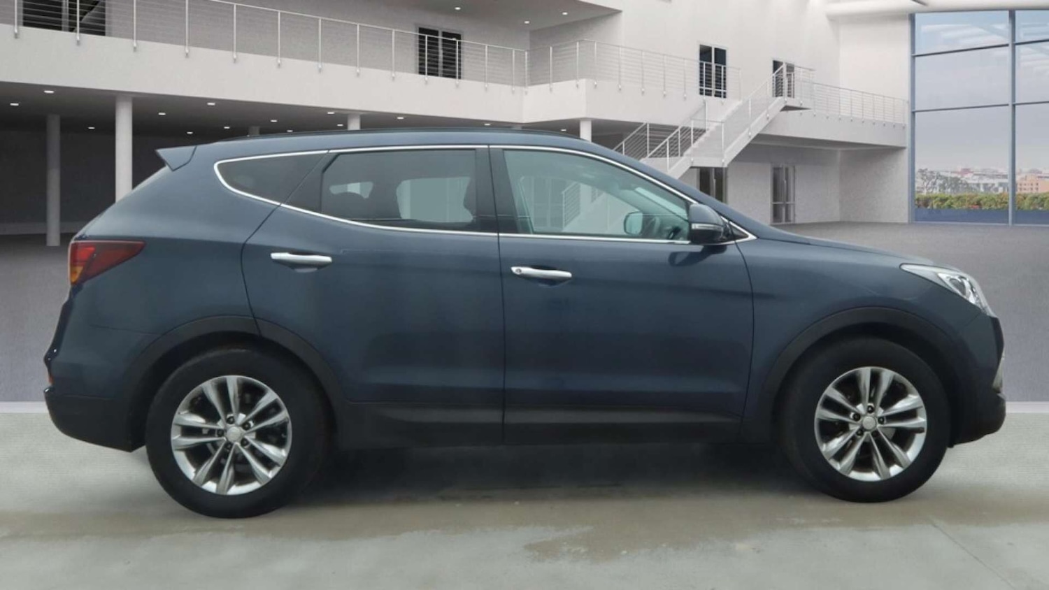 Used Hyundai Santa Fe 2018 for sale - 77820391: Photo 5