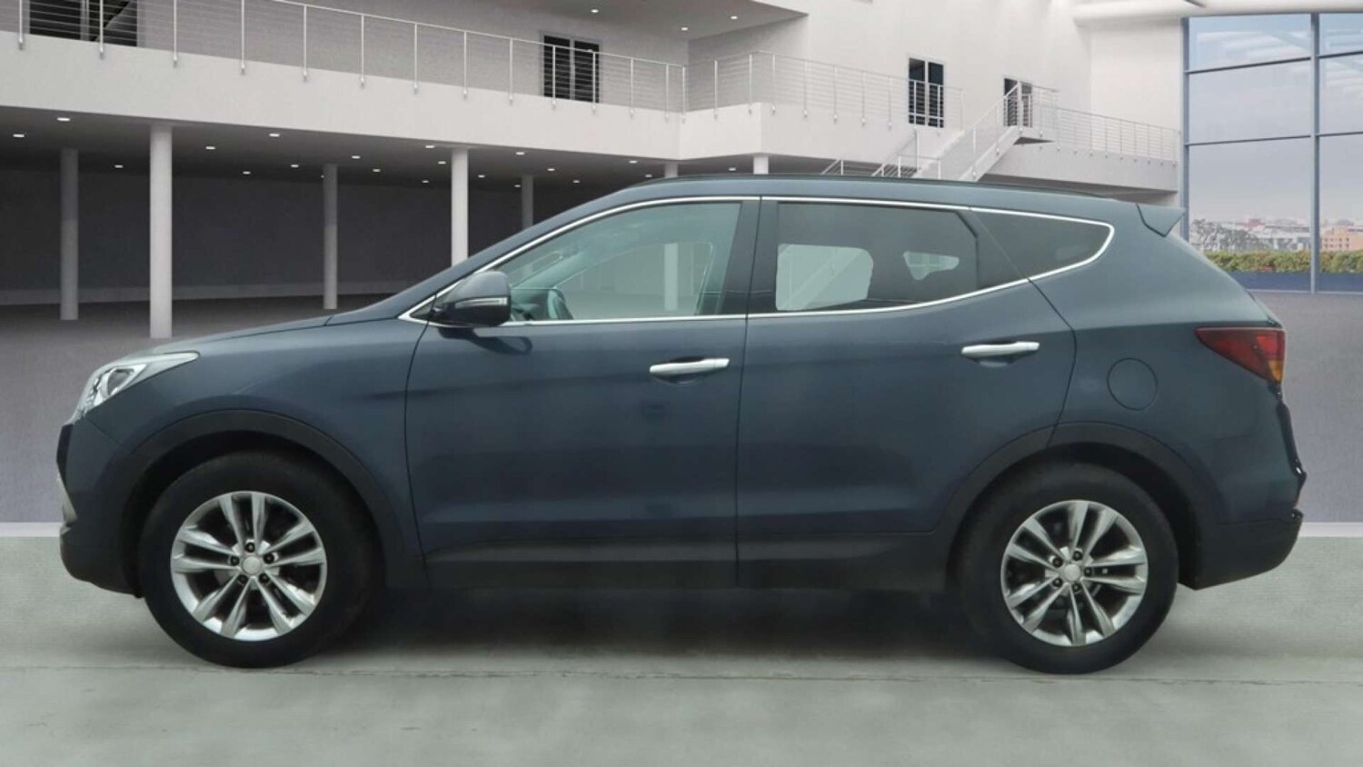 Used Hyundai Santa Fe 2018 for sale - 77820391: Photo 6