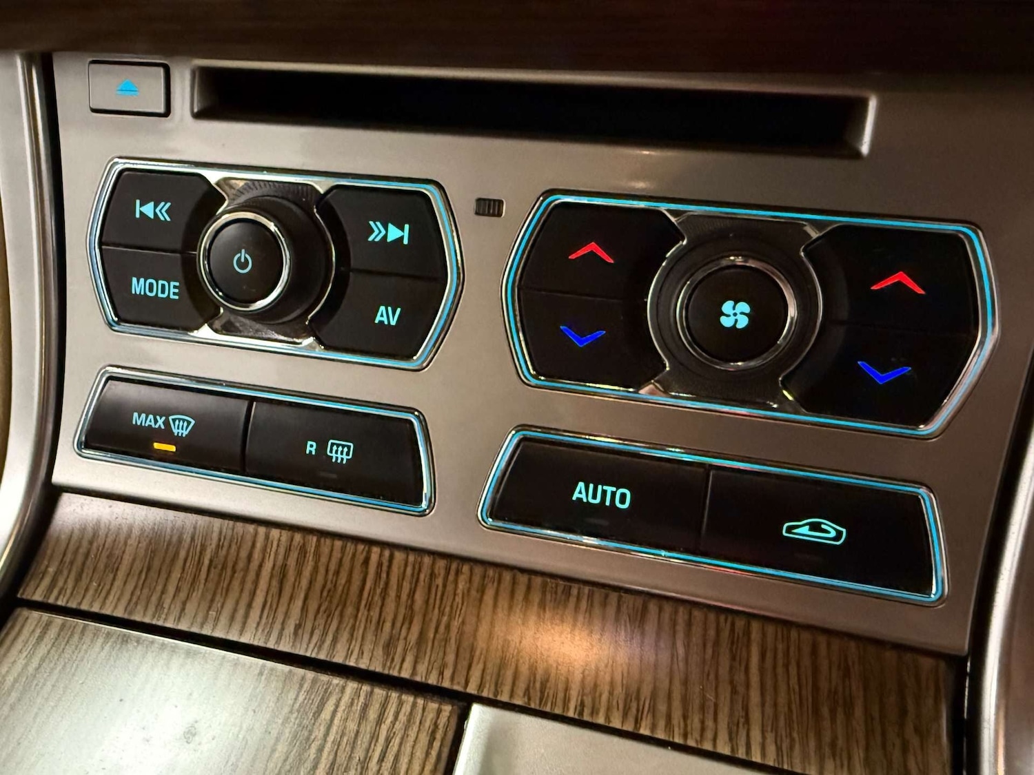 Used Jaguar XF 2014 for sale - 76783159: Photo 18