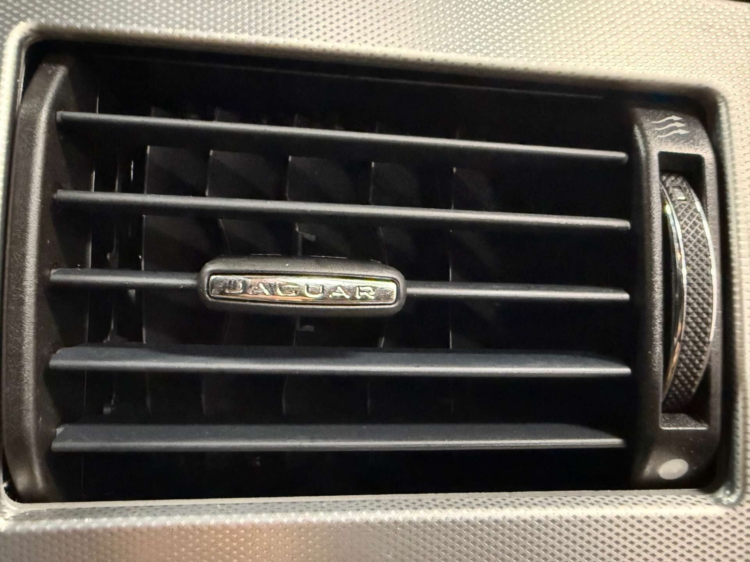 Used Jaguar XF 2014 for sale - 76783159: Photo 19