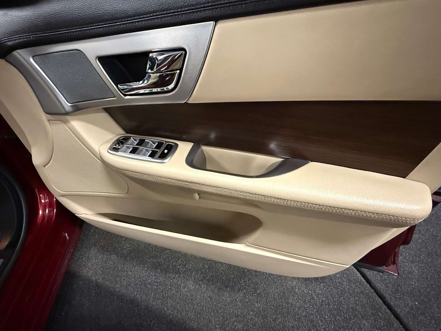 Used Jaguar XF 2014 for sale - 76783159: Photo 25