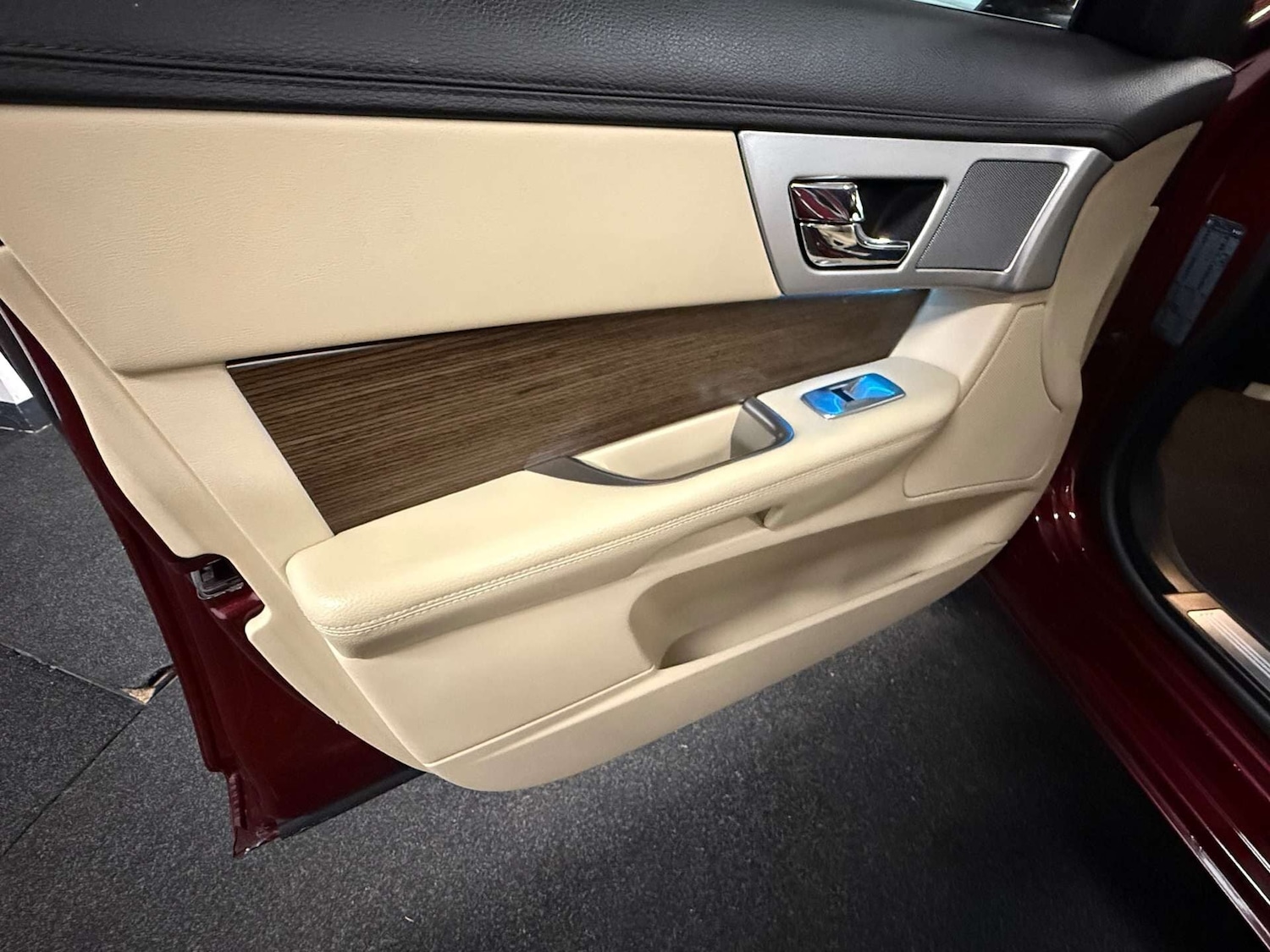 Used Jaguar XF 2014 for sale - 76783159: Photo 37