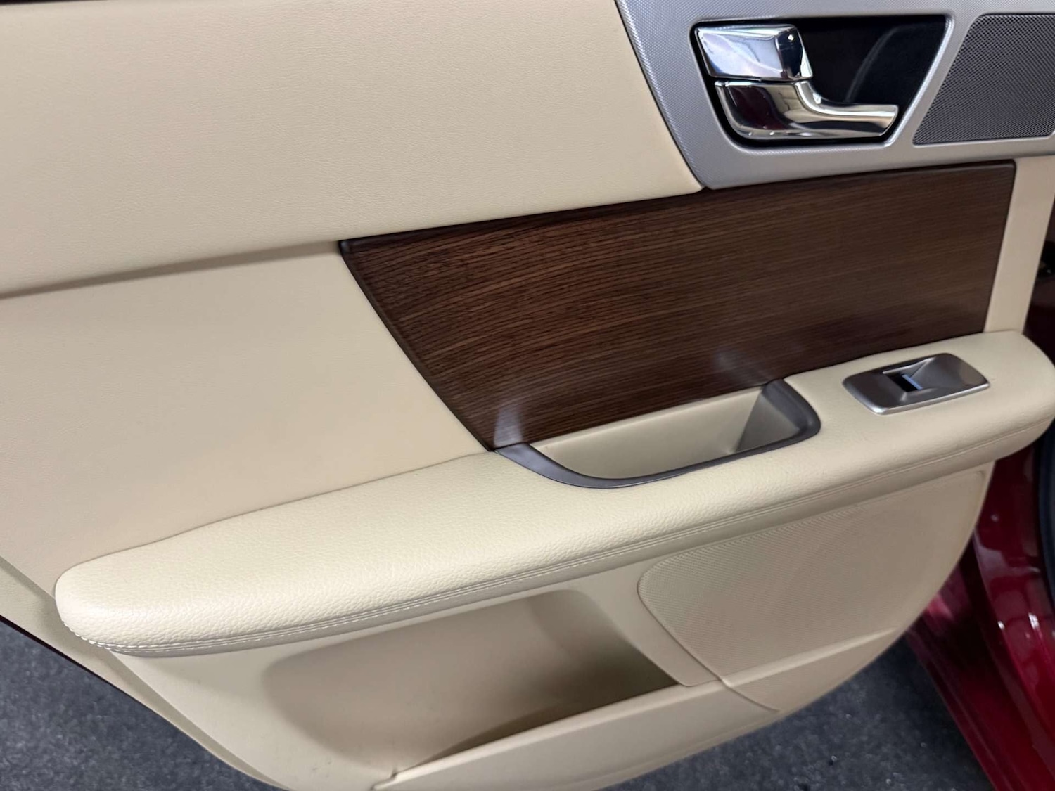 Used Jaguar XF 2014 for sale - 76783159: Photo 40