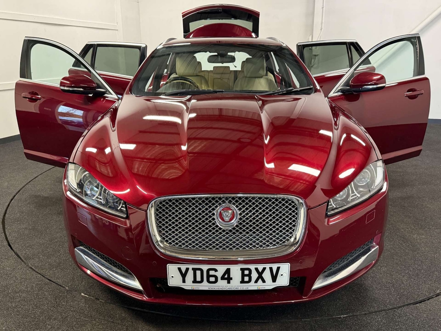 Used Jaguar XF 2014 for sale - 76783159: Photo 8