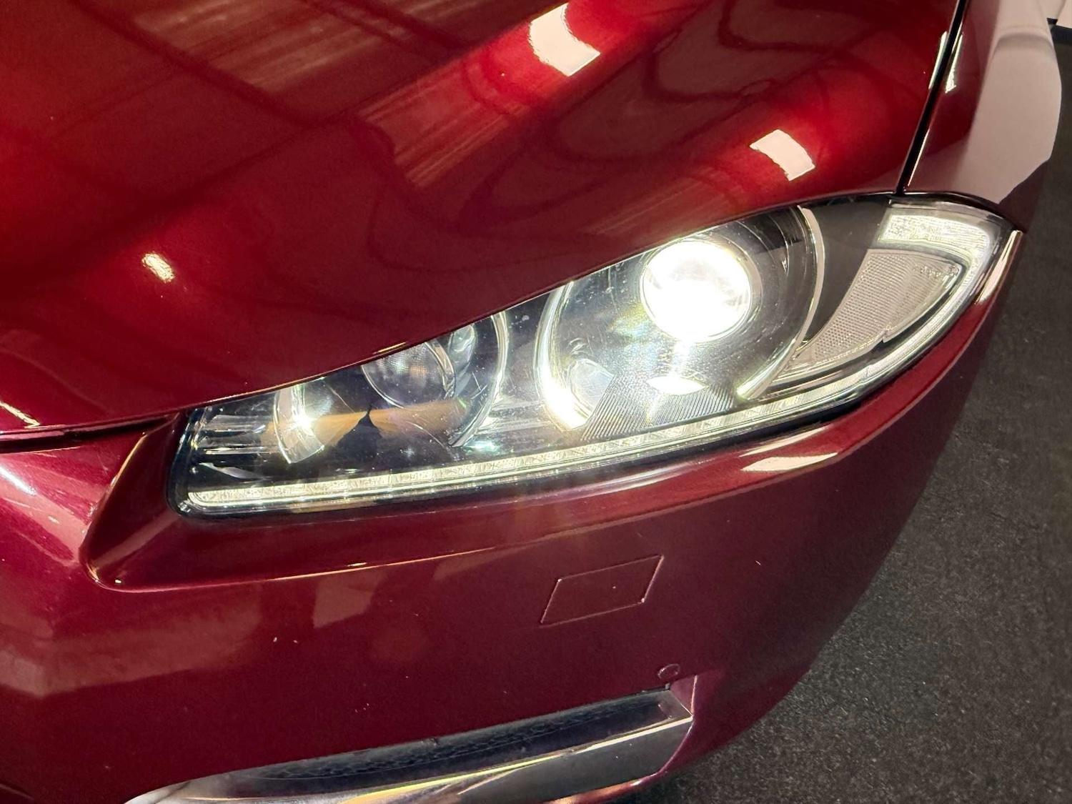 Used Jaguar XF 2014 for sale - 76783159: Photo 9