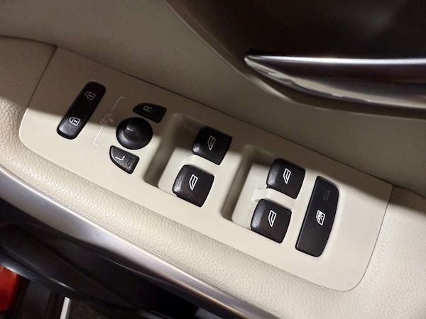 Used Volvo V40 2018 for sale - 76220548: Photo 14