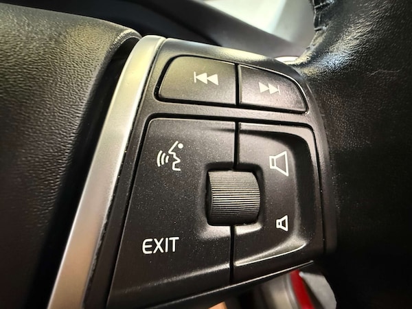 Used Volvo V40 2018 for sale - 76220548: Photo 16
