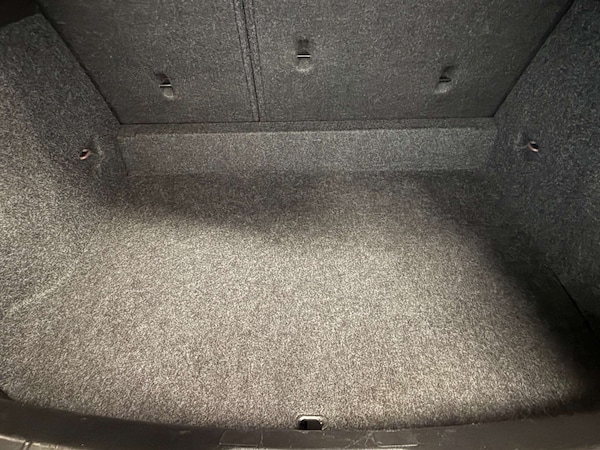 Used Volvo V40 2018 for sale - 76220548: Photo 42