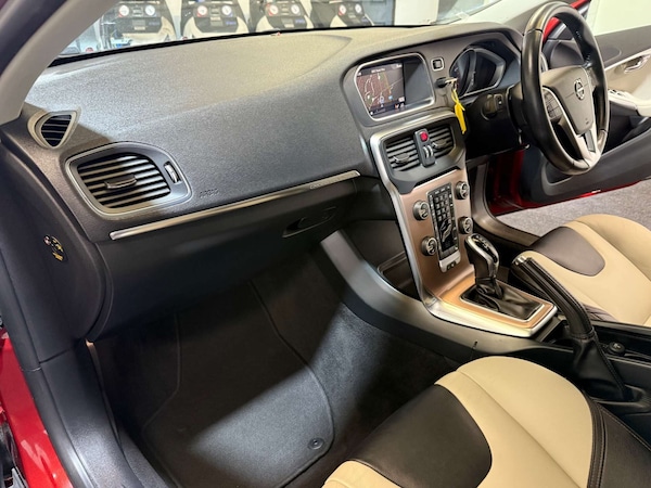 Used Volvo V40 2018 for sale - 76220548: Photo 50