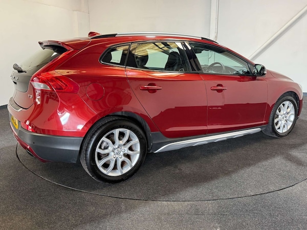 Used Volvo V40 2018 for sale - 76220548: Photo 5