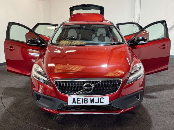 Used Volvo V40 2018 for sale - 76220548: Photo 9