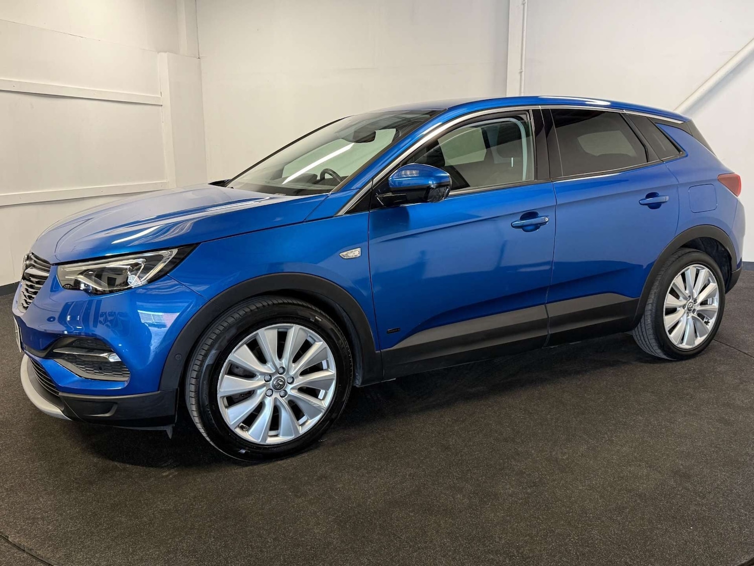 Used Vauxhall Grandland X 2020 for sale - 77998661: Photo 2