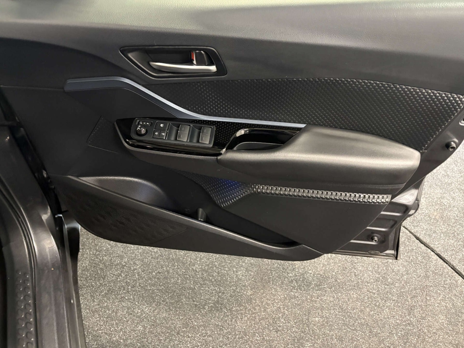 Used Toyota C-HR 2020 for sale - 77034485: Photo 12