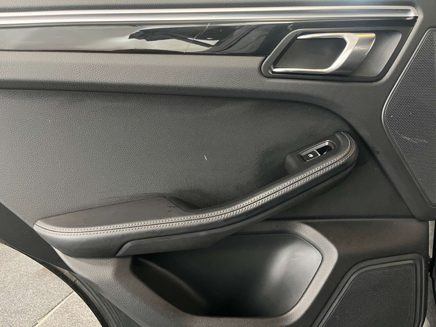 Used Porsche Macan 2017 for sale - 76064020: Photo 42