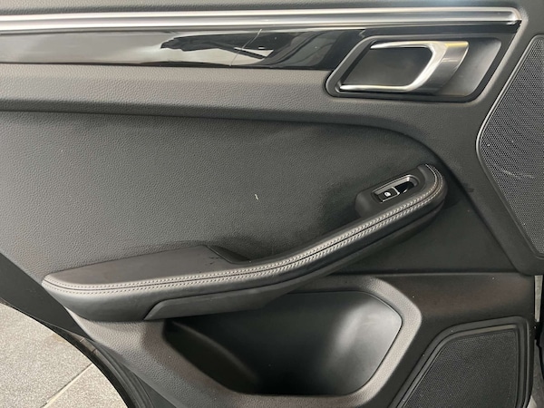 Used Porsche Macan 2017 for sale - 76064020: Photo 42