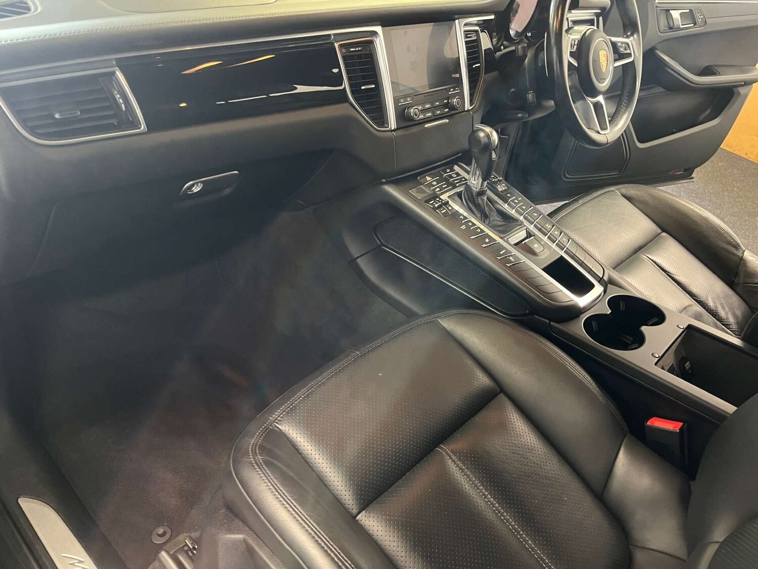 Used Porsche Macan 2017 for sale - 76064020: Photo 52