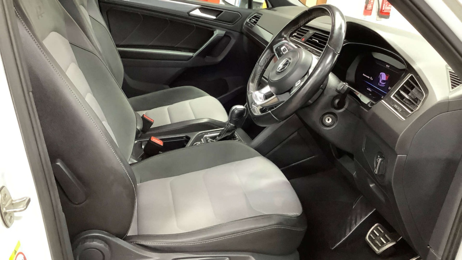 Used Volkswagen Tiguan 2018 for sale - 76357462: Photo 10