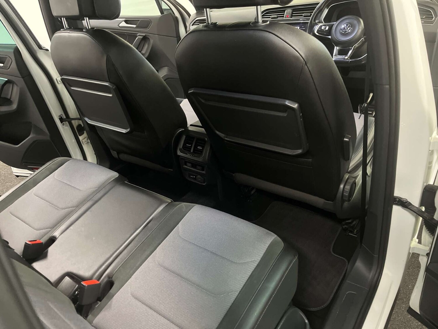 Used Volkswagen Tiguan 2018 for sale - 76357462: Photo 34