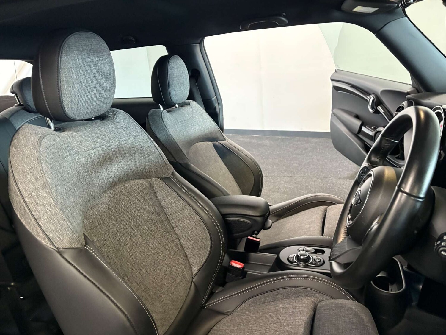 Used MINI Hatch 2022 for sale - 77403539: Photo 12