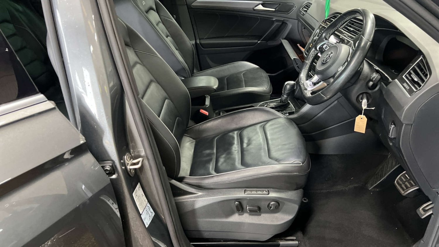 Used Volkswagen Tiguan 2018 for sale - 76365755: Photo 10
