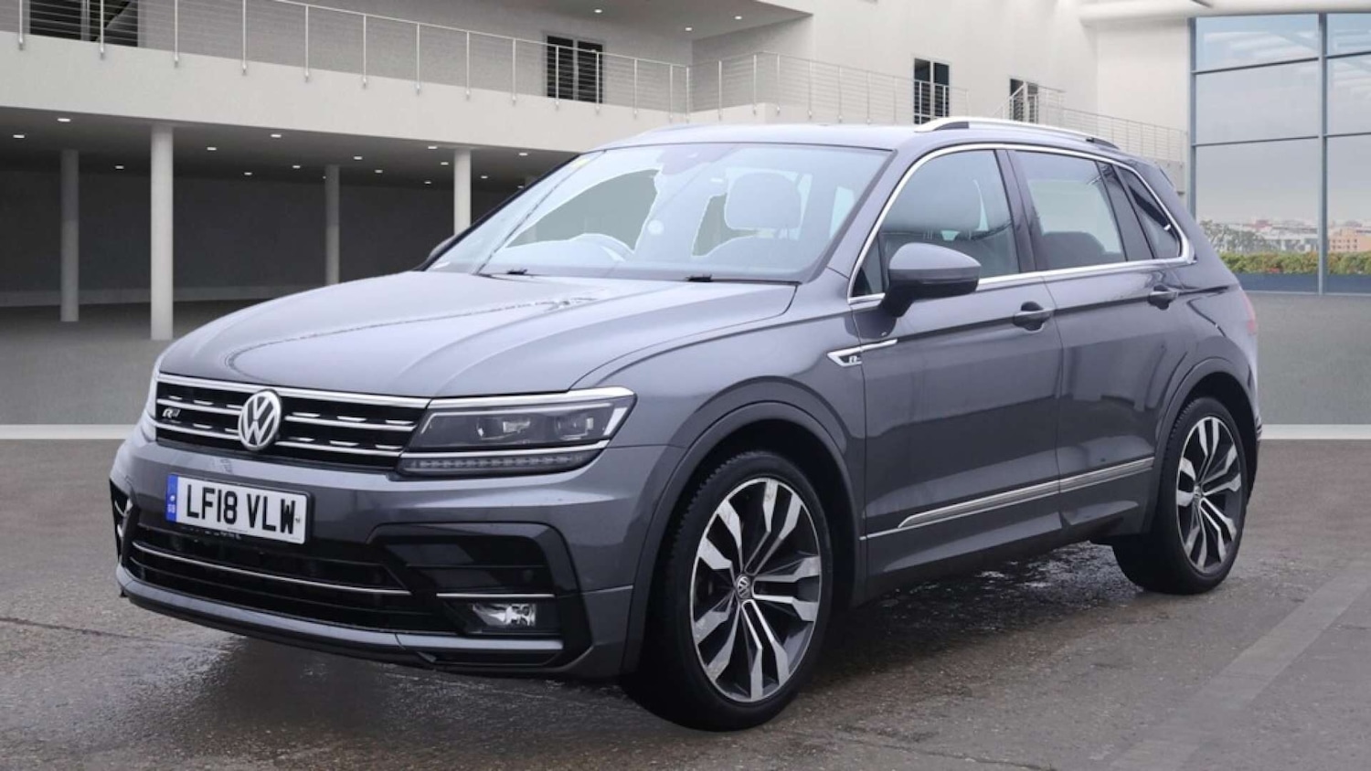 Used Volkswagen Tiguan 2018 for sale - 76365755: Photo 2