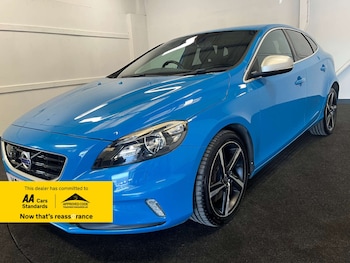 Used Volvo V40 2015 for sale - 79332202: Photo
