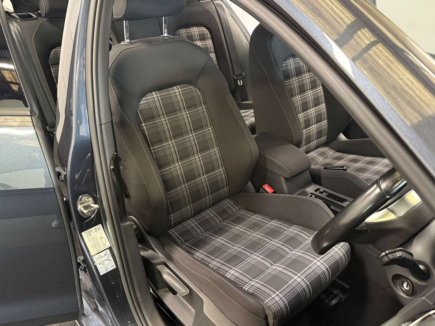 Used Volkswagen Golf 2018 for sale - 76231411: Photo 11