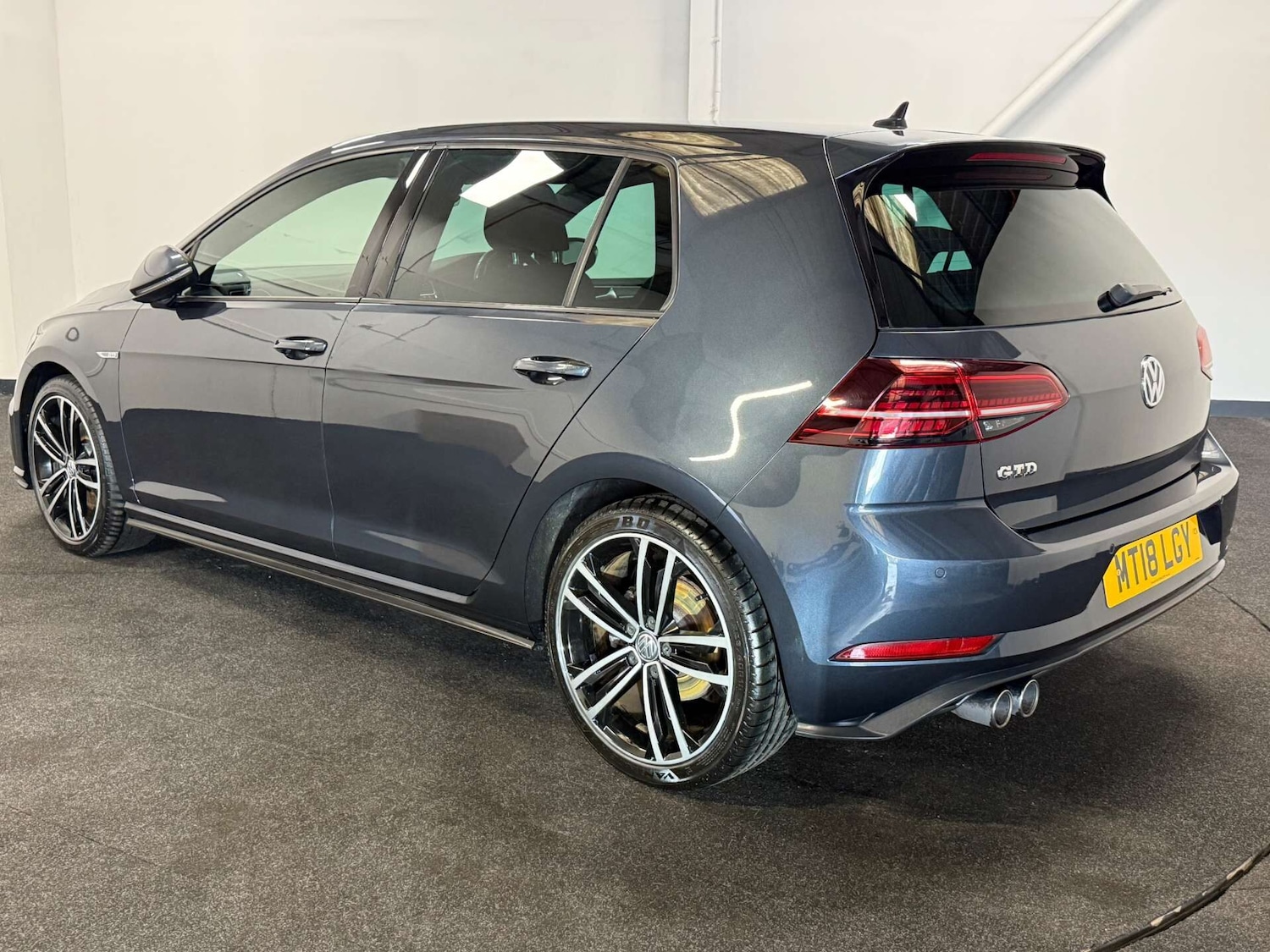 Used Volkswagen Golf 2018 for sale - 76231411: Photo 3