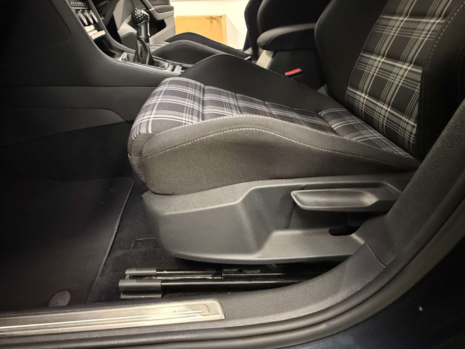 Used Volkswagen Golf 2018 for sale - 76231411: Photo 32