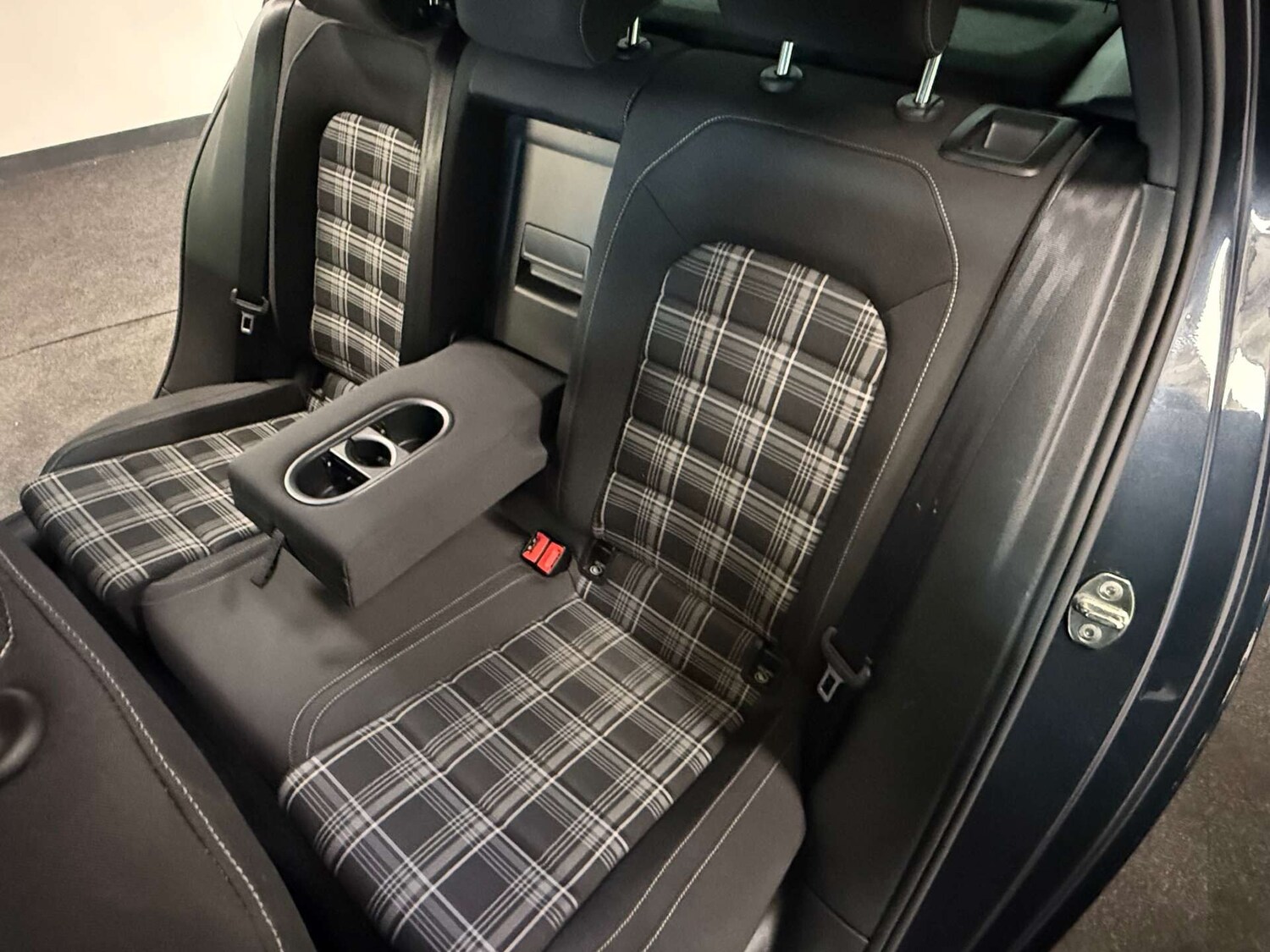 Used Volkswagen Golf 2018 for sale - 76231411: Photo 37