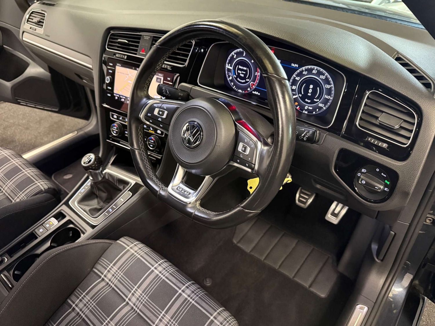 Used Volkswagen Golf 2018 for sale - 76231411: Photo 8