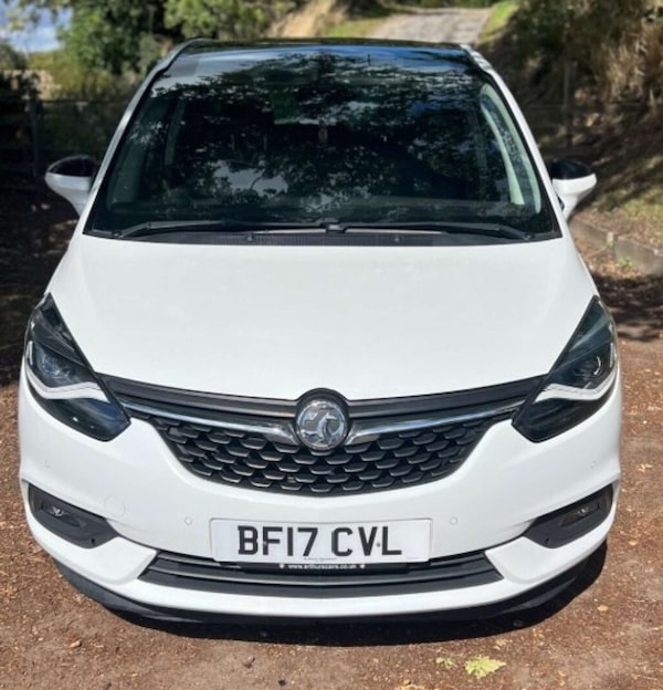 Used Vauxhall Zafira 2017 for sale - 76232927: Photo 2