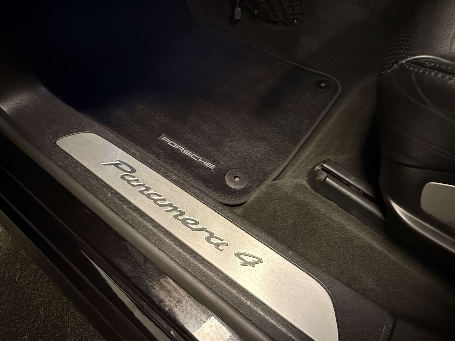 Used Porsche Panamera 2011 for sale - 77490803: Photo 43