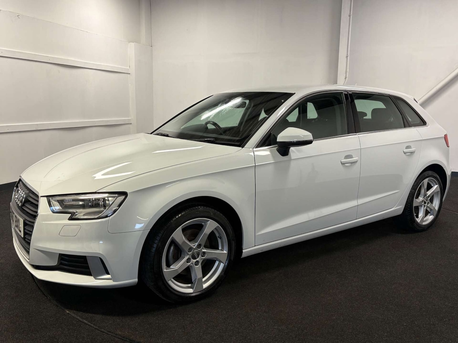 Used Audi A3 2017 for sale - 77249680: Photo 2