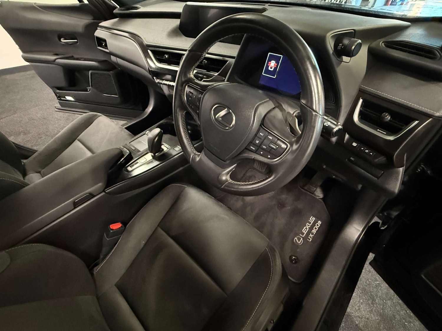 Used Lexus UX 2022 for sale - 76982670: Photo 12