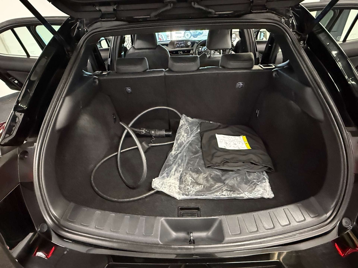Used Lexus UX 2022 for sale - 76982670: Photo 33