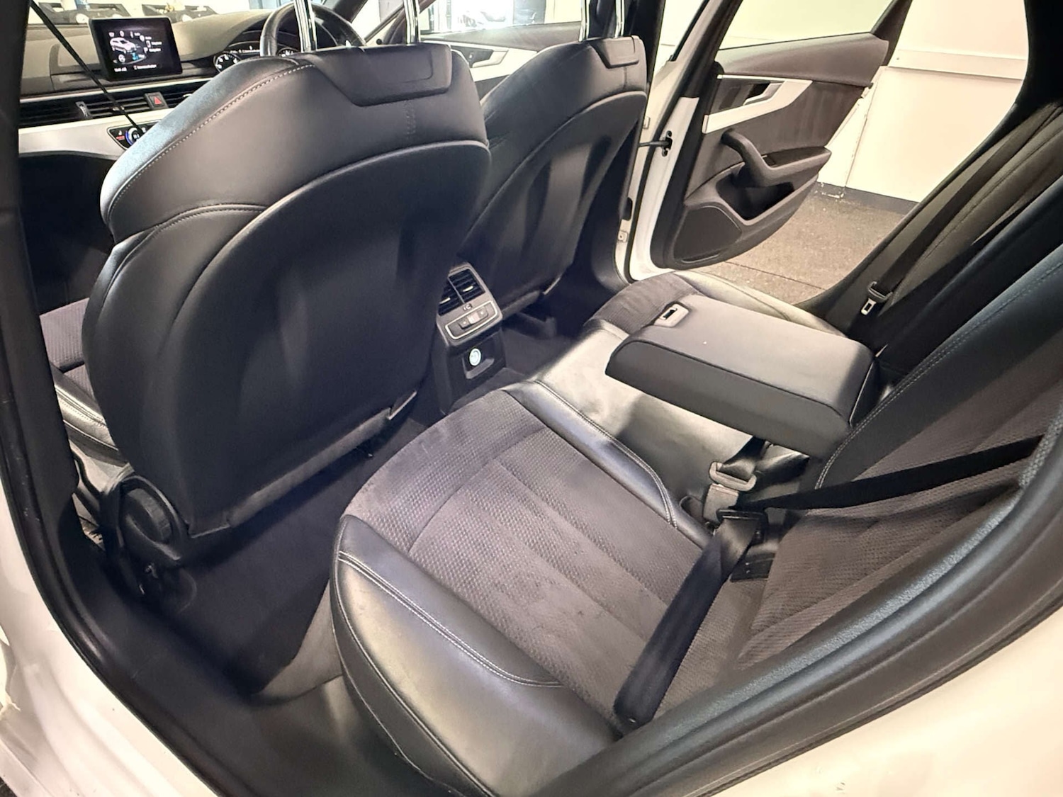 Used Audi A4 2019 for sale - 78070111: Photo 32