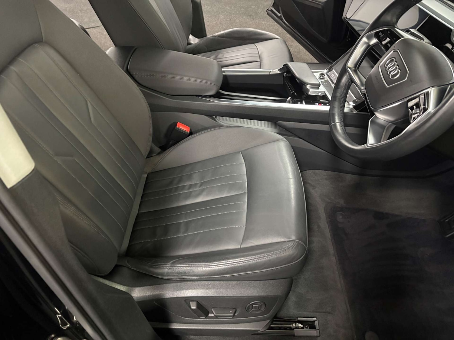 Used Audi e-tron 2021 for sale - 77997132: Photo 18