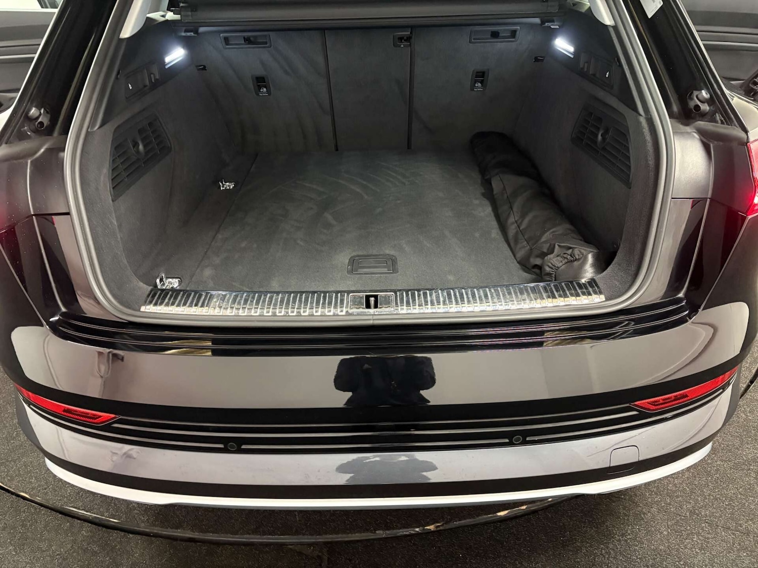 Used Audi e-tron 2021 for sale - 77997132: Photo 43