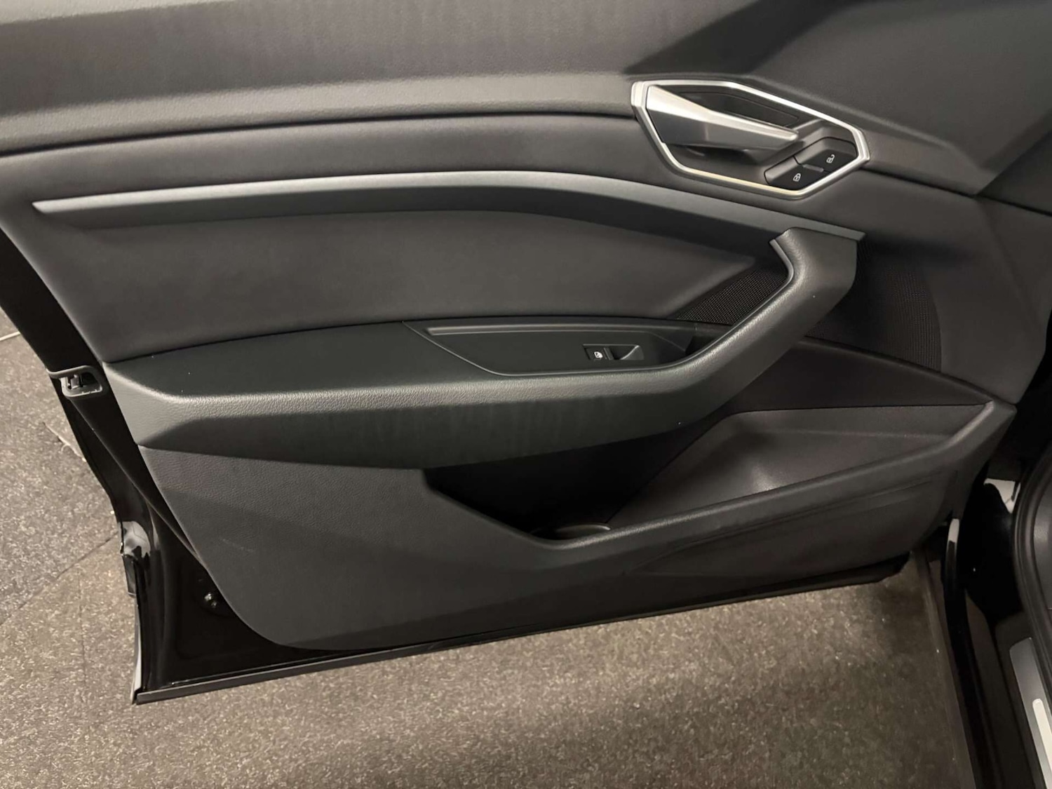 Used Audi e-tron 2021 for sale - 77997132: Photo 53