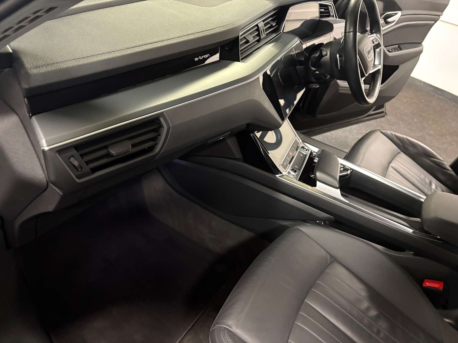 Used Audi e-tron 2021 for sale - 77997132: Photo 58