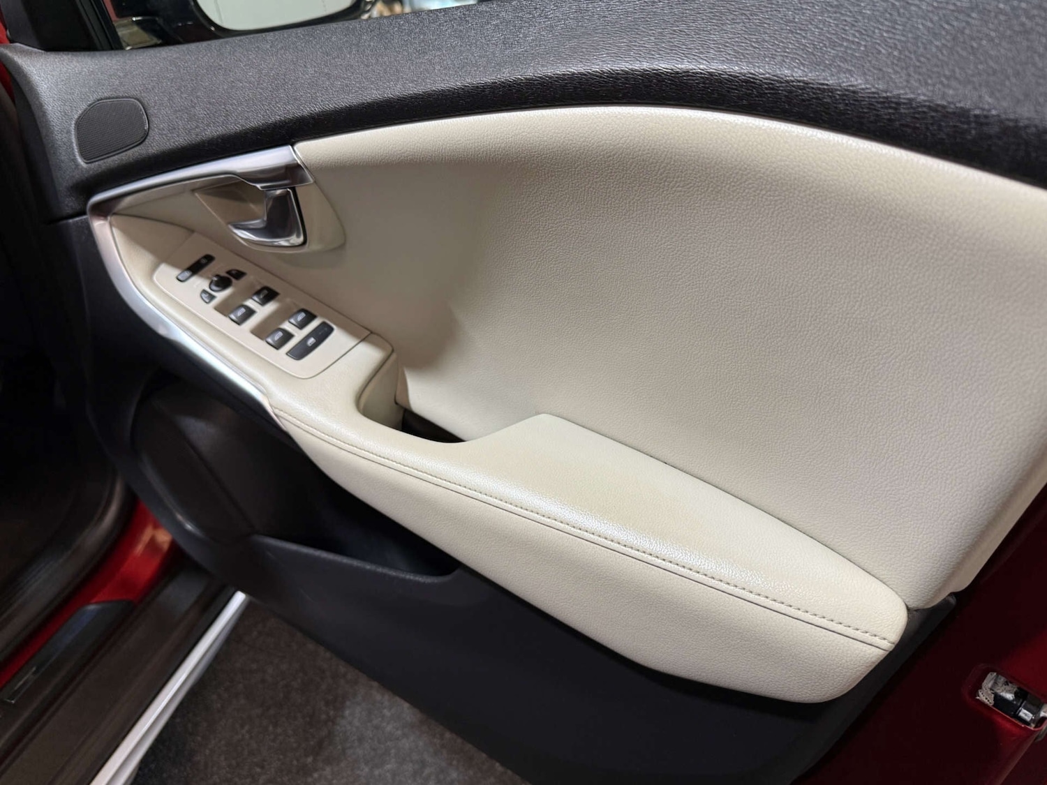 Used Volvo V40 2018 for sale - 76763304: Photo 12