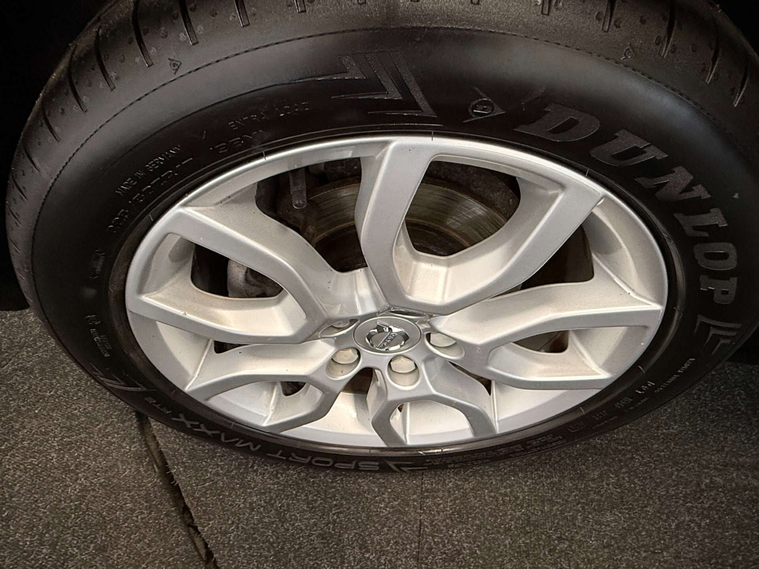 Used Volvo V40 2018 for sale - 76763304: Photo 37