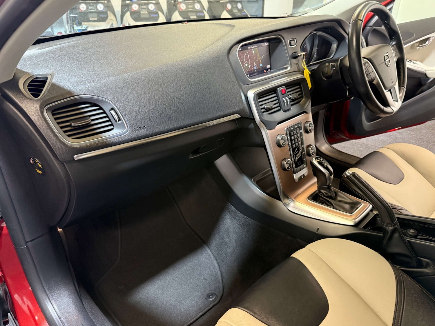 Used Volvo V40 2018 for sale - 76763304: Photo 50