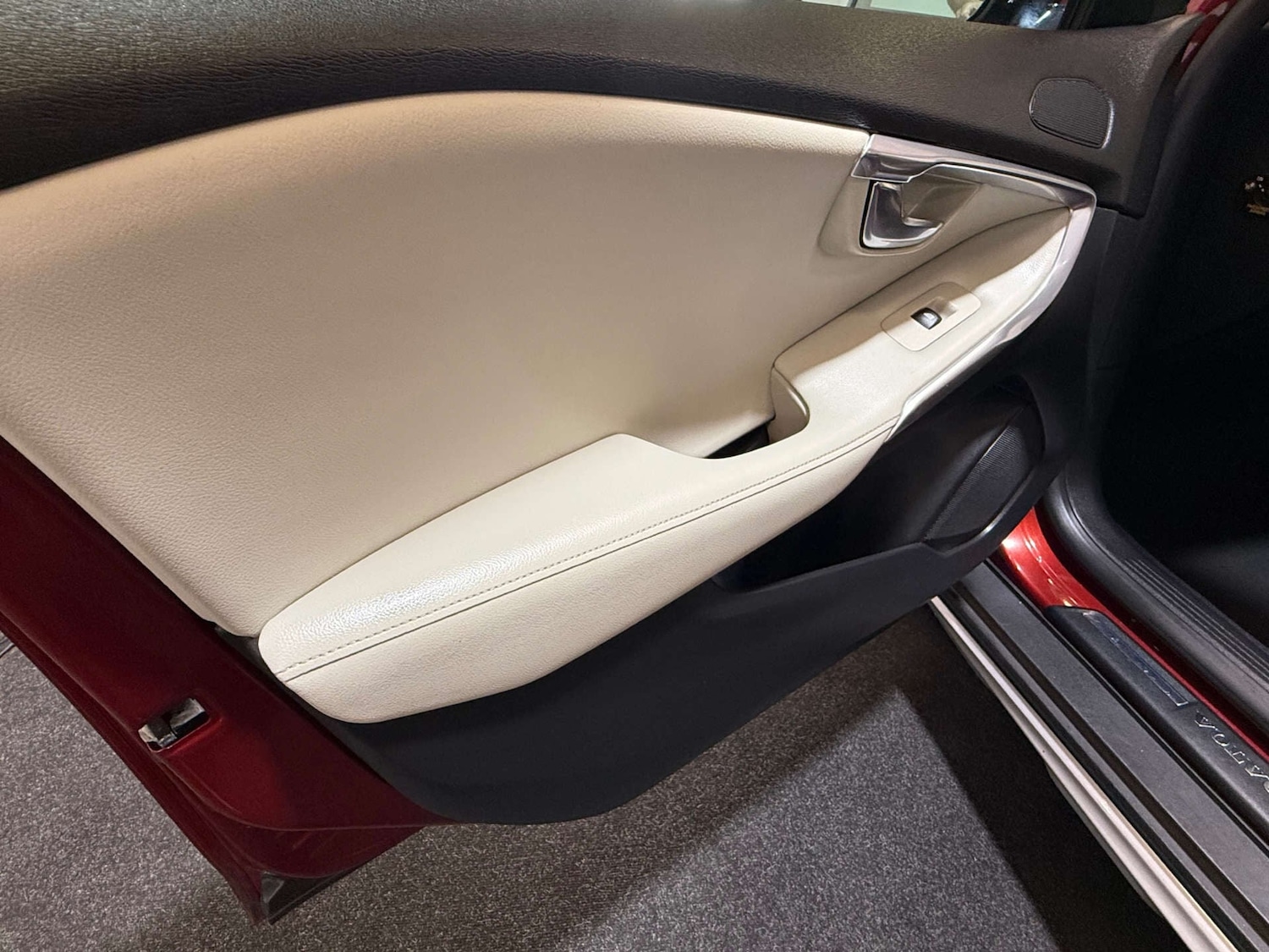 Used Volvo V40 2018 for sale - 76763304: Photo 51