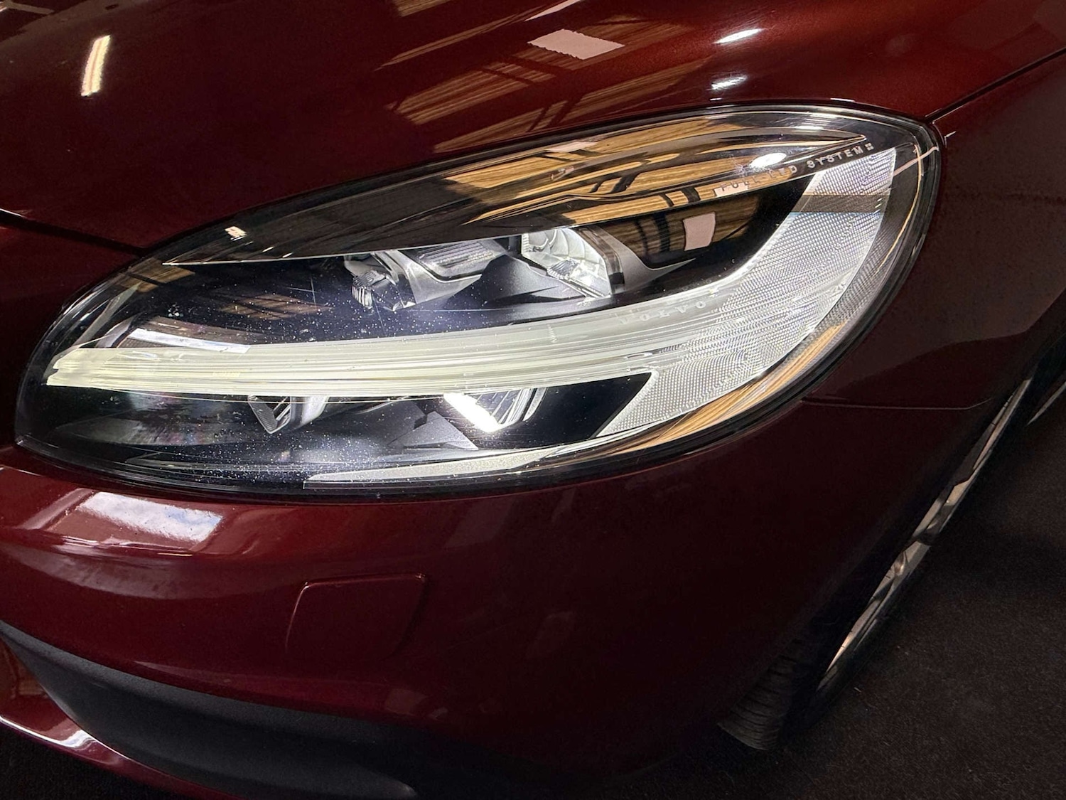 Used Volvo V40 2018 for sale - 76763304: Photo 54